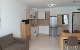 Admiral Plaza, Studios & Apartments